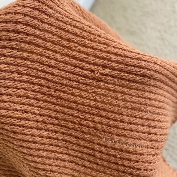 URBAN OUTFITTERS--RACERBACK TEXTURED TOP - Picture 4 of 4